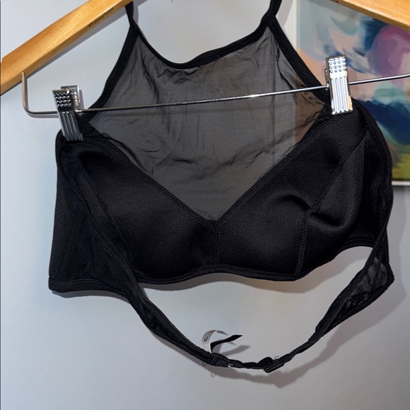 Adore Me soft mesh Sports Bra - Picture 4 of 8